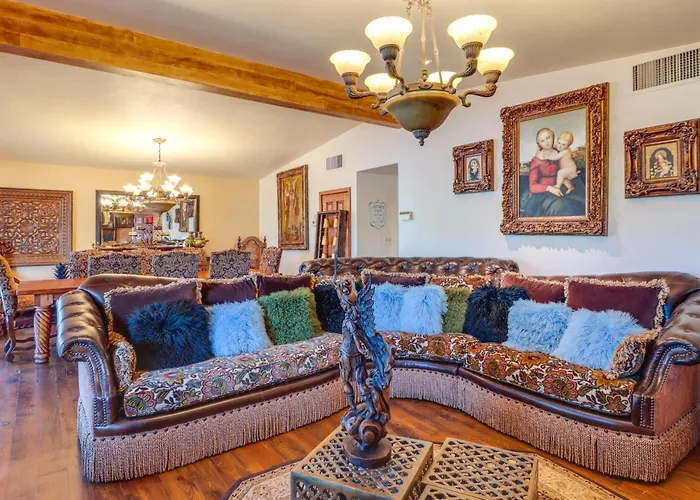 Swim Access & Outdoor Kitchen! * Tucson