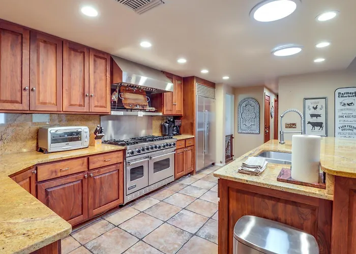 Swim Access & Outdoor Kitchen! Tucson
