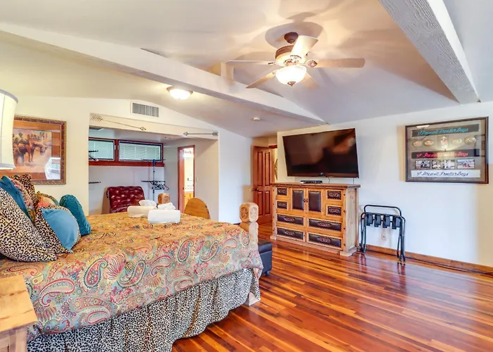 Swim Access & Outdoor Kitchen! Tucson