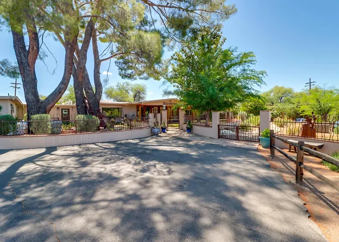 Swim Access & Outdoor Kitchen! *
