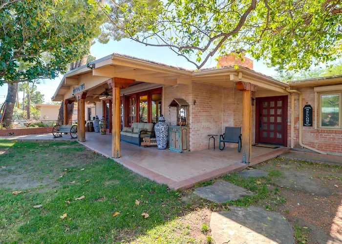 Casa vacanze Swim Access & Outdoor Kitchen!