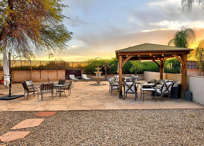 Casa vacanze Swim Access & Outdoor Kitchen!